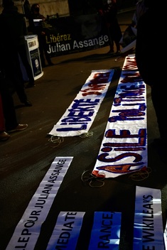 Rassemblement pour exiger l'asile politique de Julian Assange en (...)